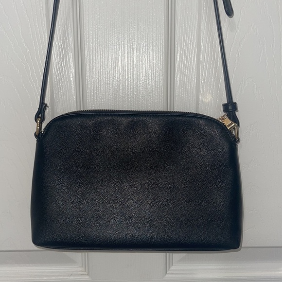 SIMPLE BLACK PURSE - Picture 2 of 4